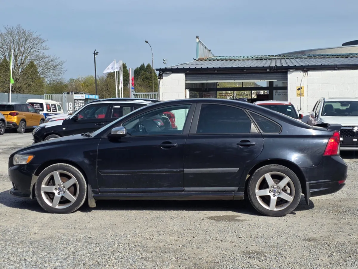 Volvo S40 2.0 D R-DESIGN SPORT 4DR - Image 4
