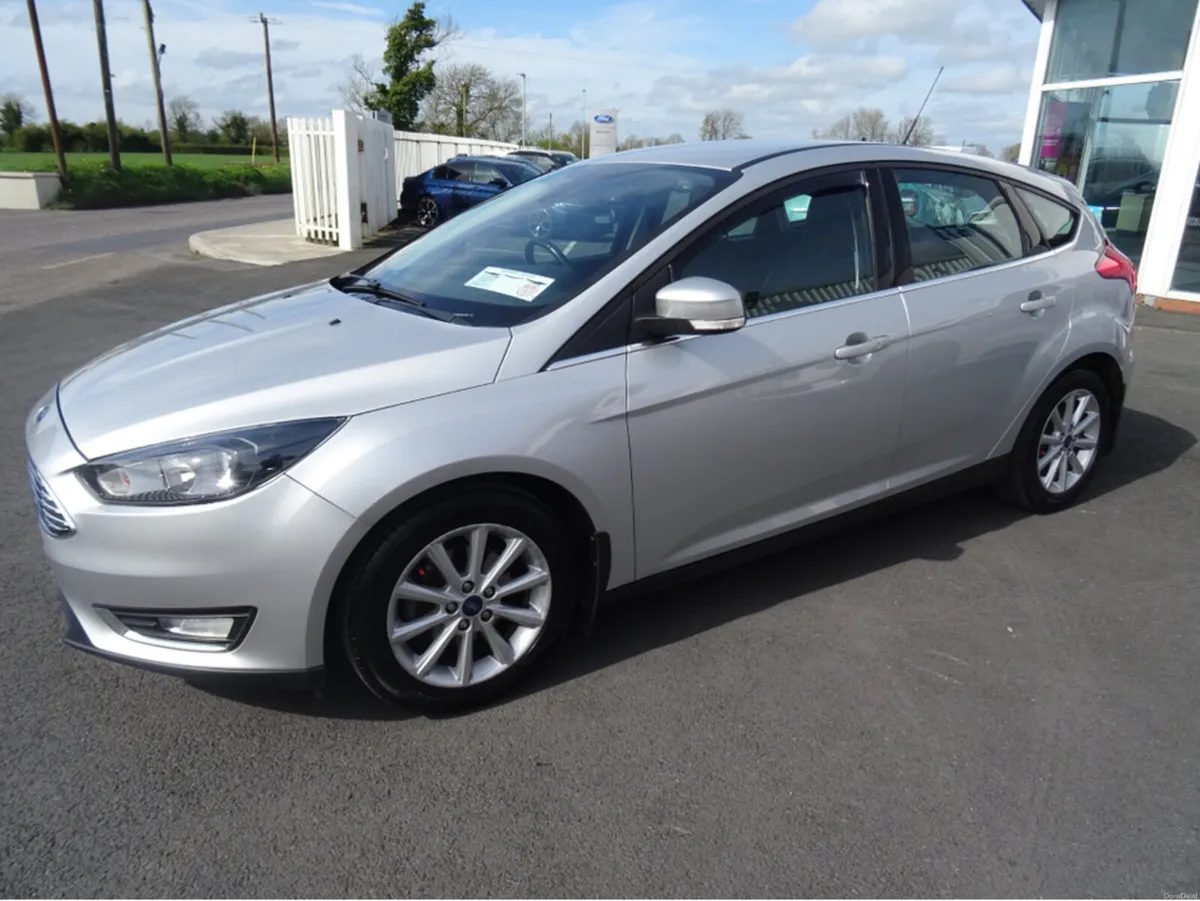 Ford Focus TITANIUM 1.5 TD 95PS 6SPEED 4DR - Image 4