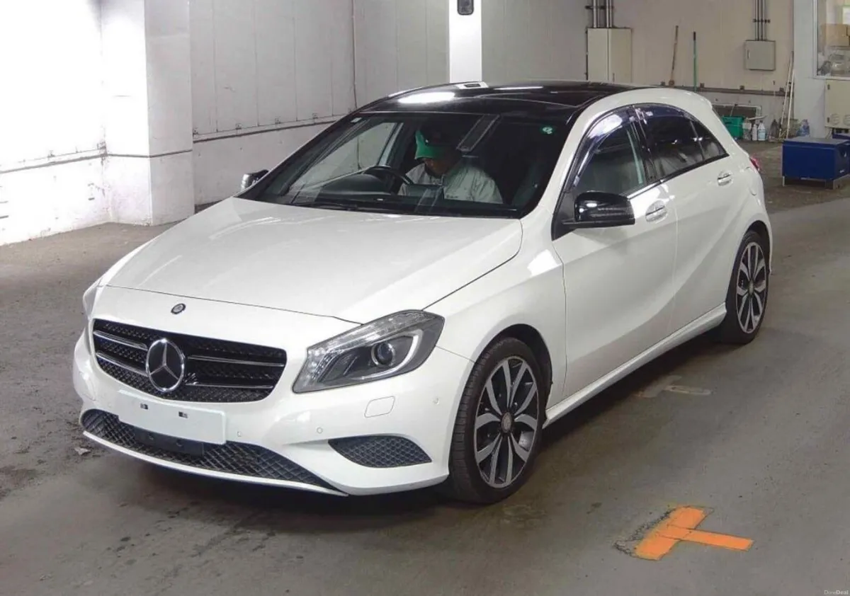 2015 Mercedes A180 - Sunroof + Leather seats! - Image 2