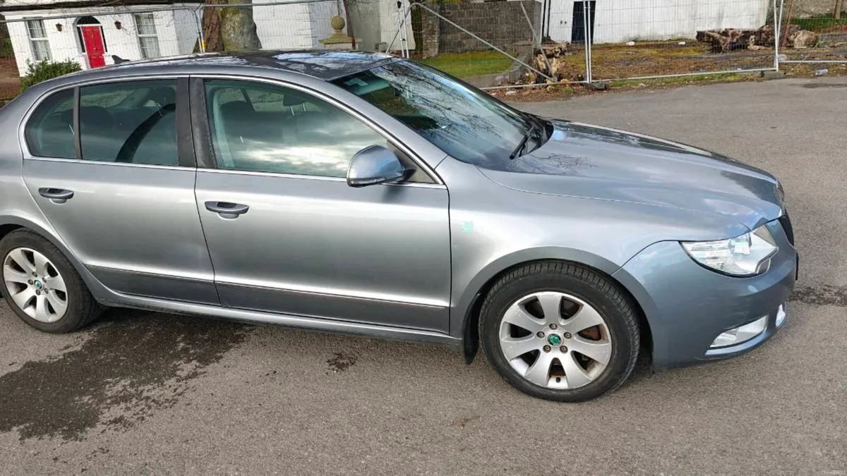 Skoda Superb 2012 - Image 1