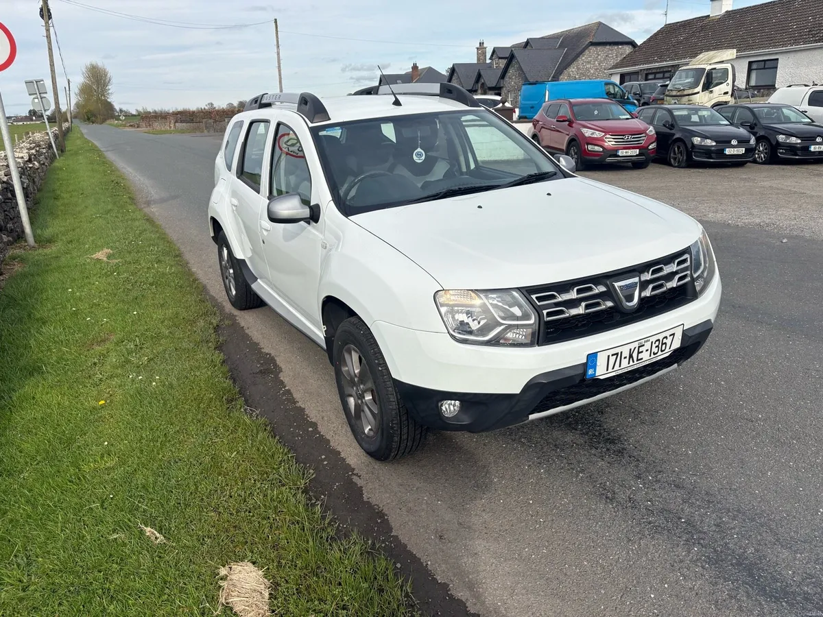 17 Dacia duster diesel - Image 1
