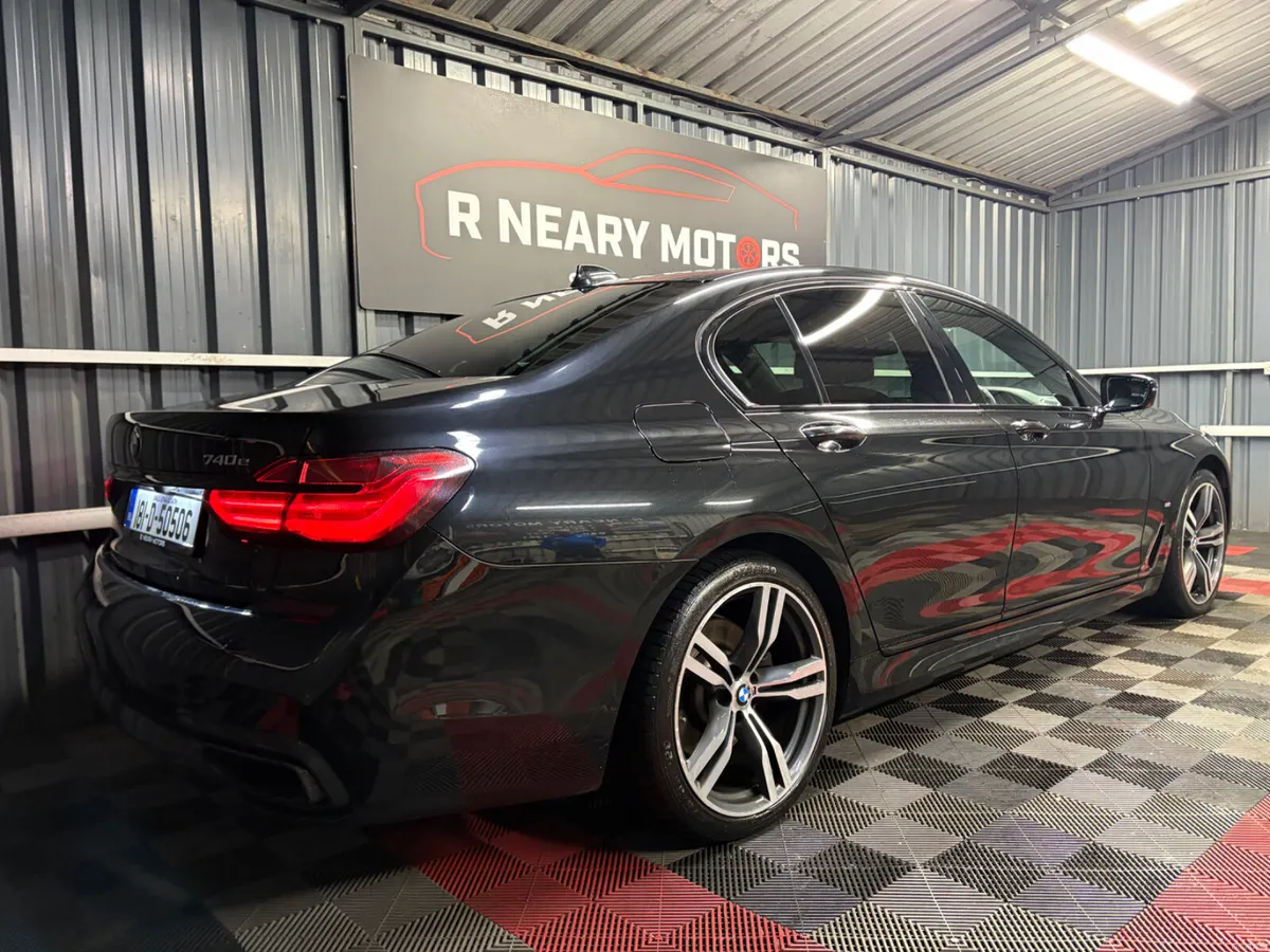 2018 BMW 7-Series 740e M-Sport Automatic - Image 4