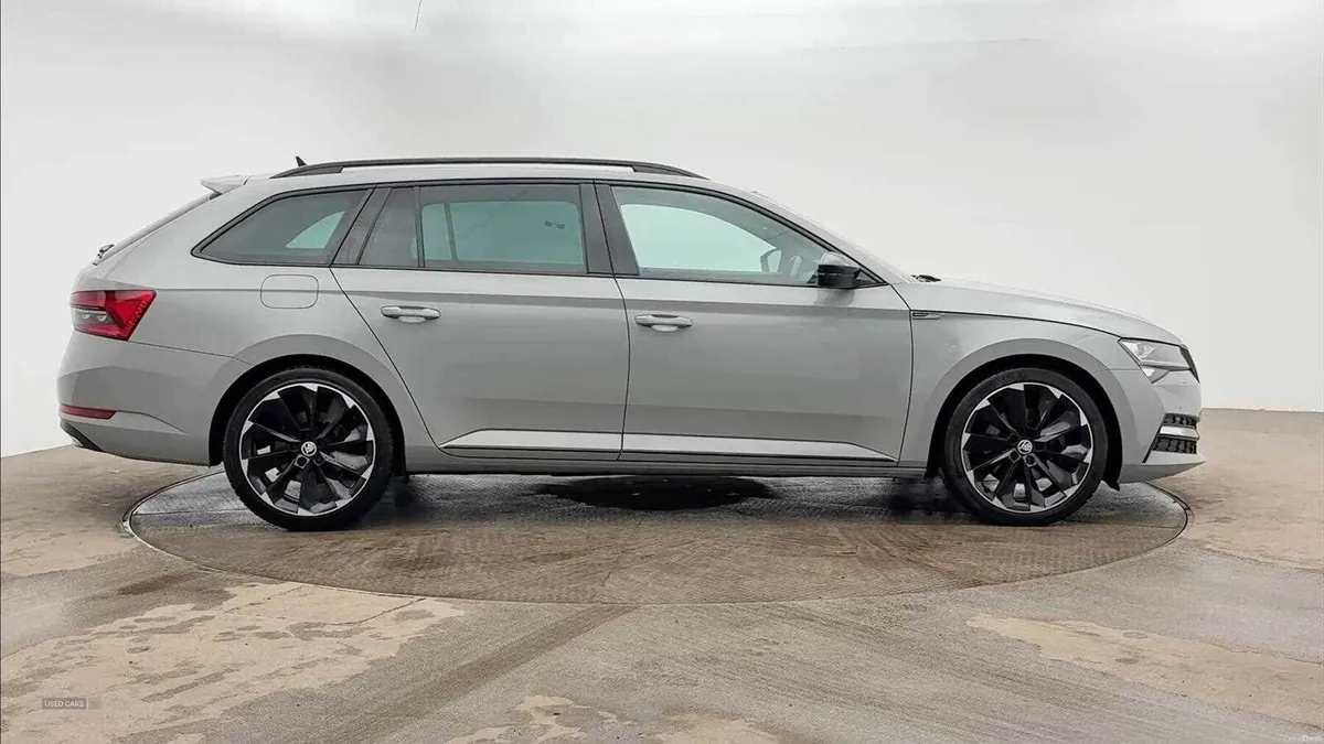 Skoda Superb DIESEL ESTATE - Image 4