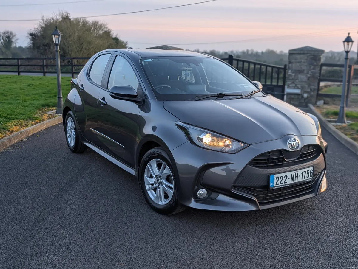2022 TOYOTA YARIS 1.0 LUNA – LOW KMS - Image 2