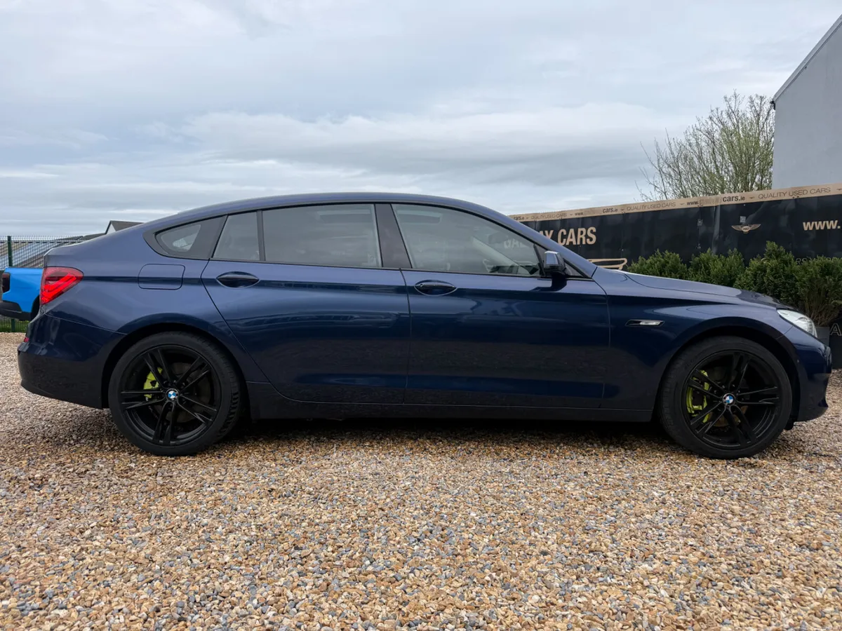 BMW 530 GT 3.0 DIESEL STRAIGHT-SIX SPECIAL ORDER P - Image 4