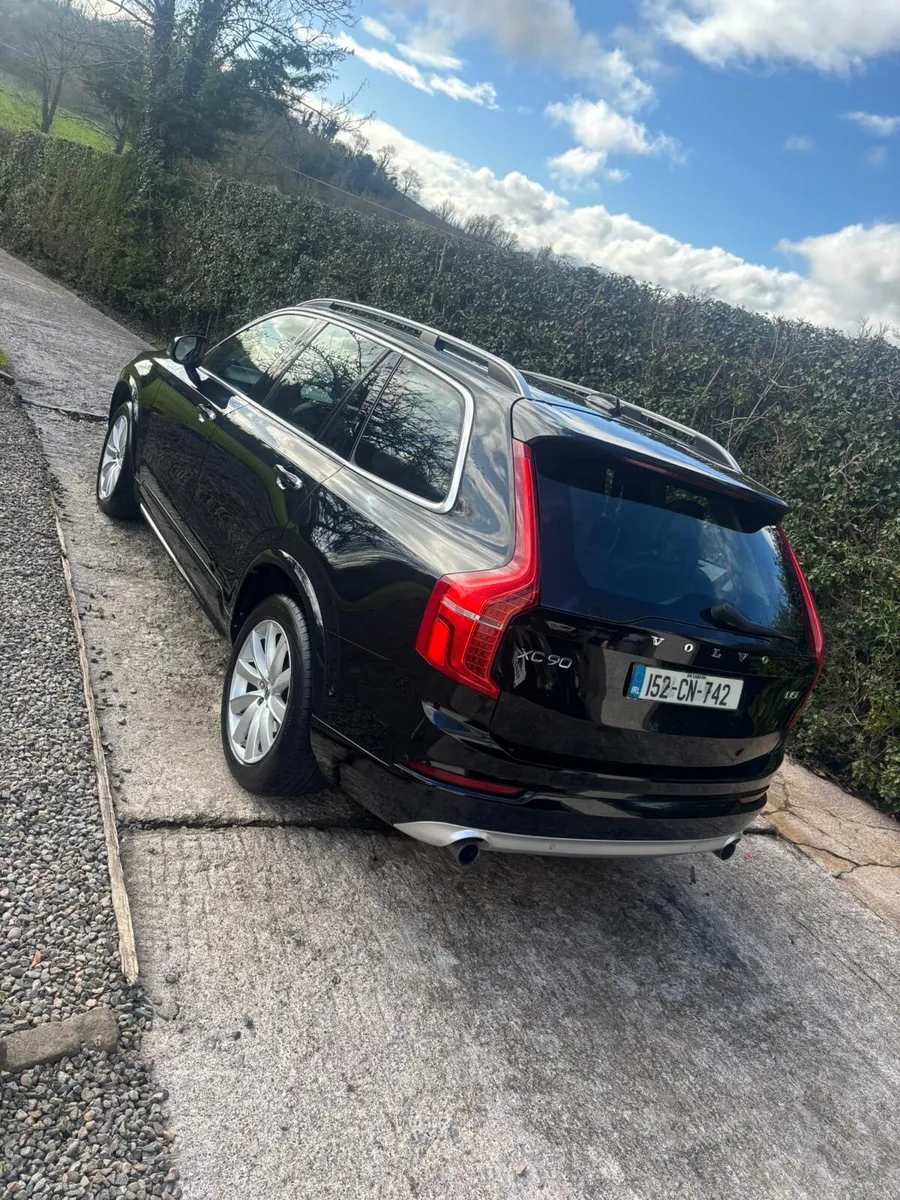 Volvo x XC90 - Image 2