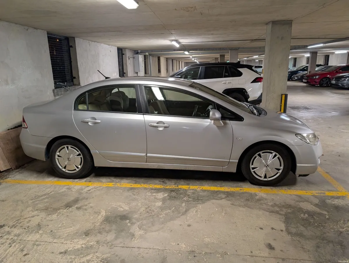 Honda Civic 2008 - Image 2