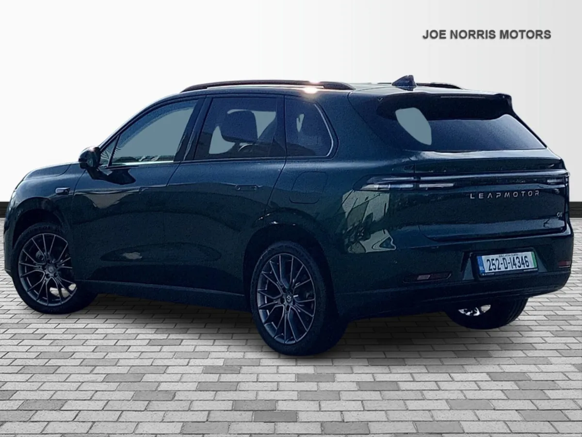 Leapmotor C10 DESIGN 5DR AUTO ELECTRIC DEMO - Image 3