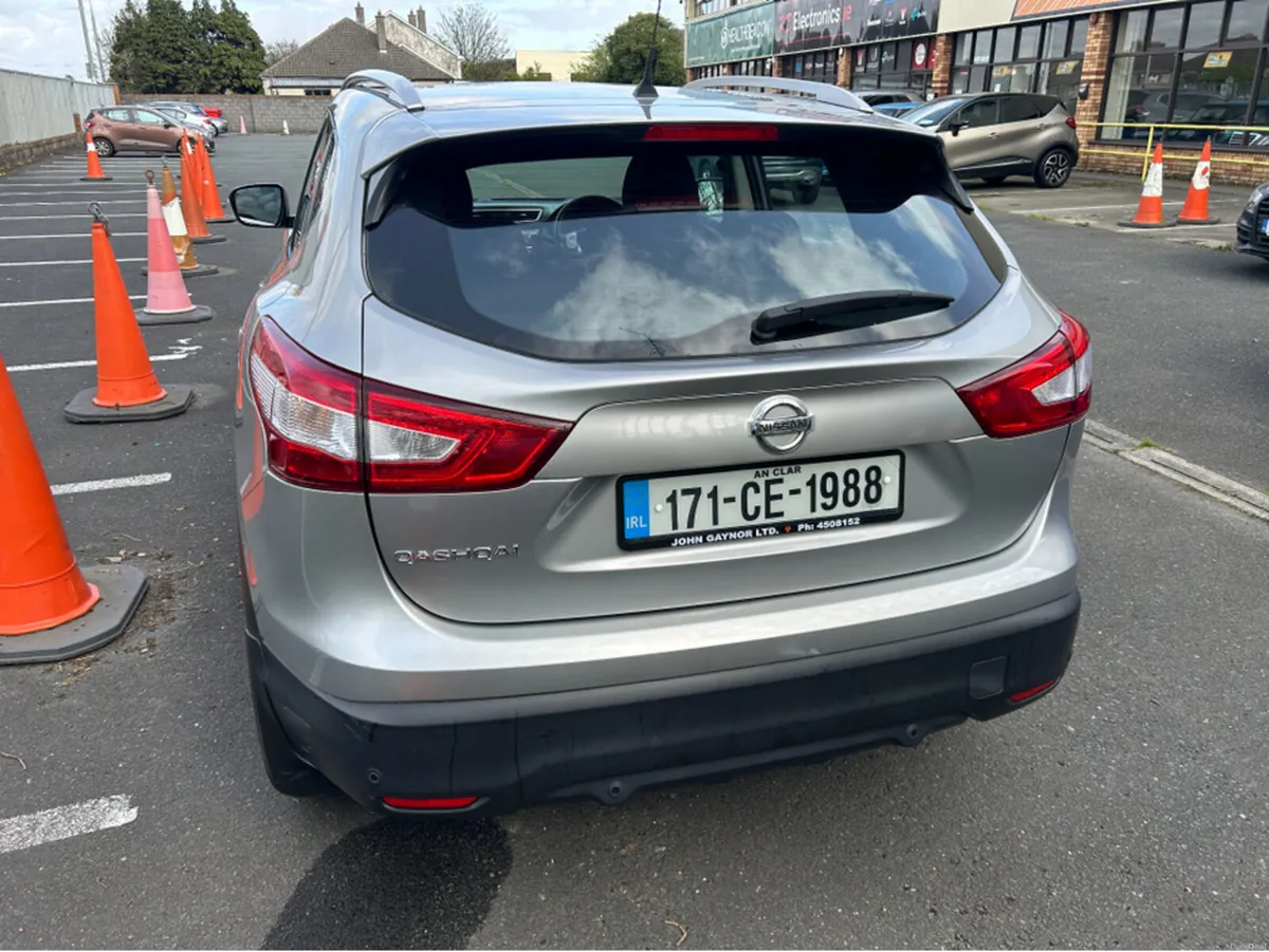 Nissan Qashqai 1.2 AUTOMATIC//39000KLMS WITH FULL - Image 3