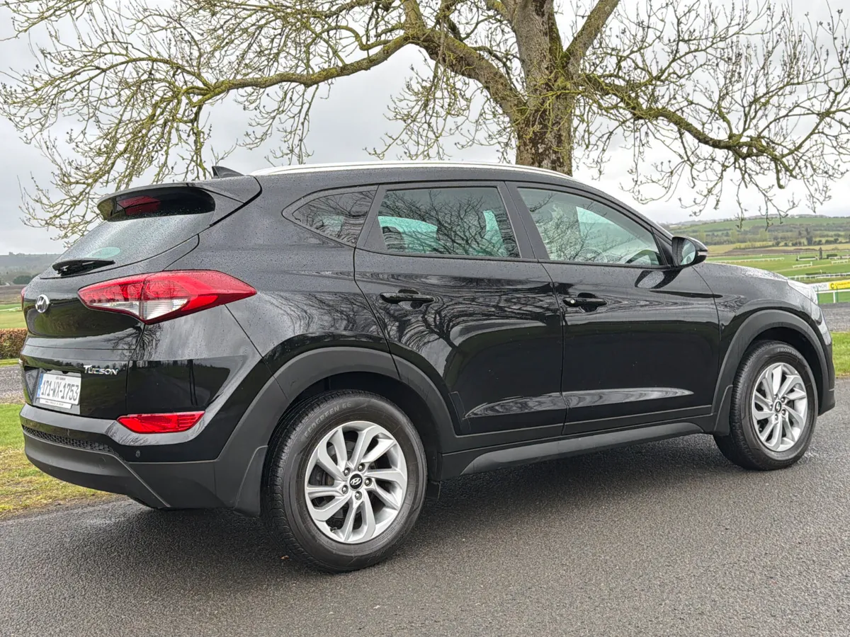 Hyundai Tucson 2017 Executive only 77000 KM - Image 4