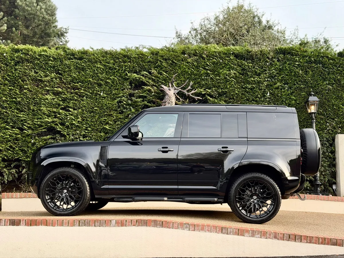 251 Land Rover Defender 3.0 diesel 3 seater vat - Image 6