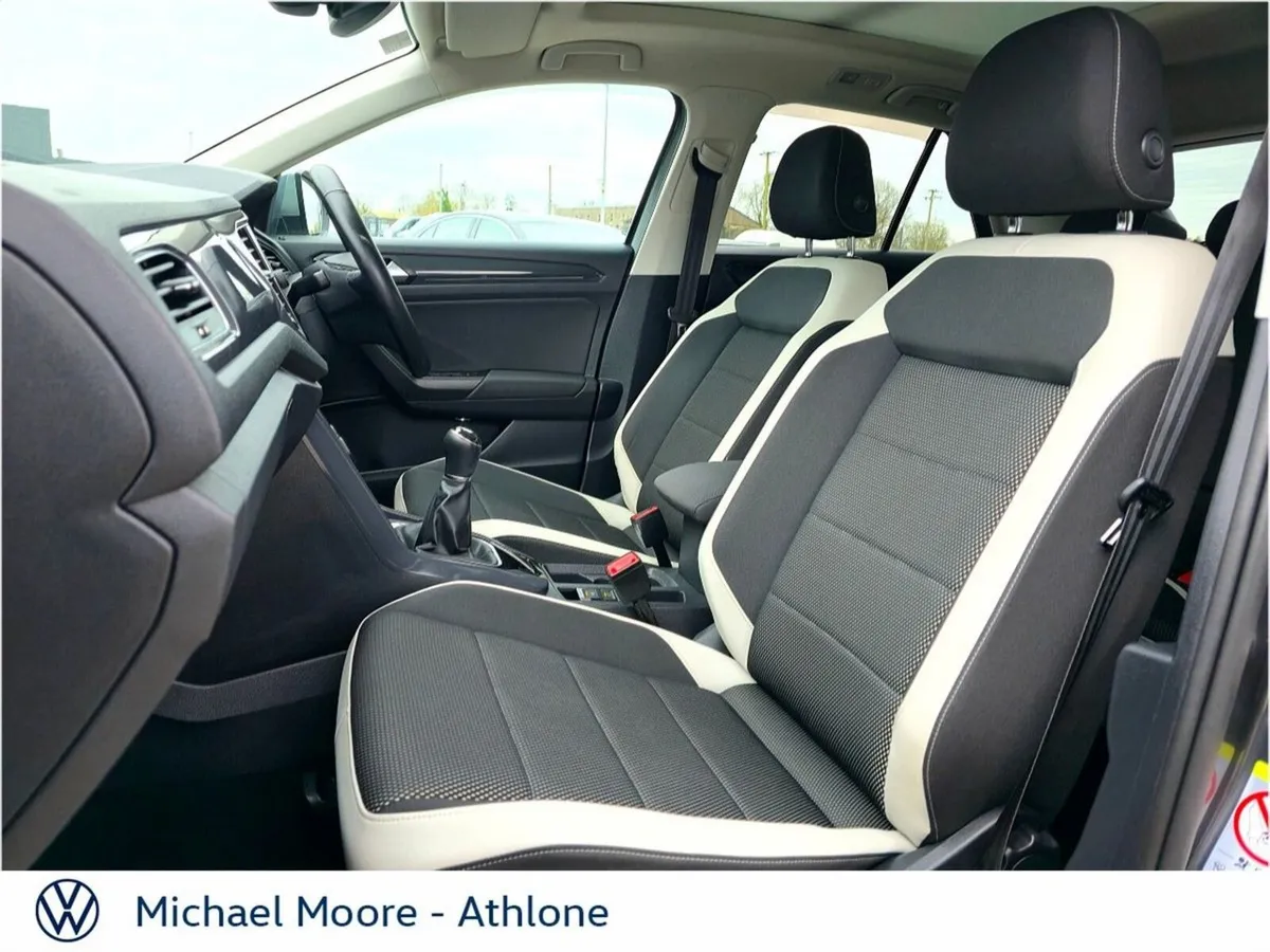 Volkswagen T-Roc 2.0 TDI 150bhp R-Line (SunRoof) - Image 4