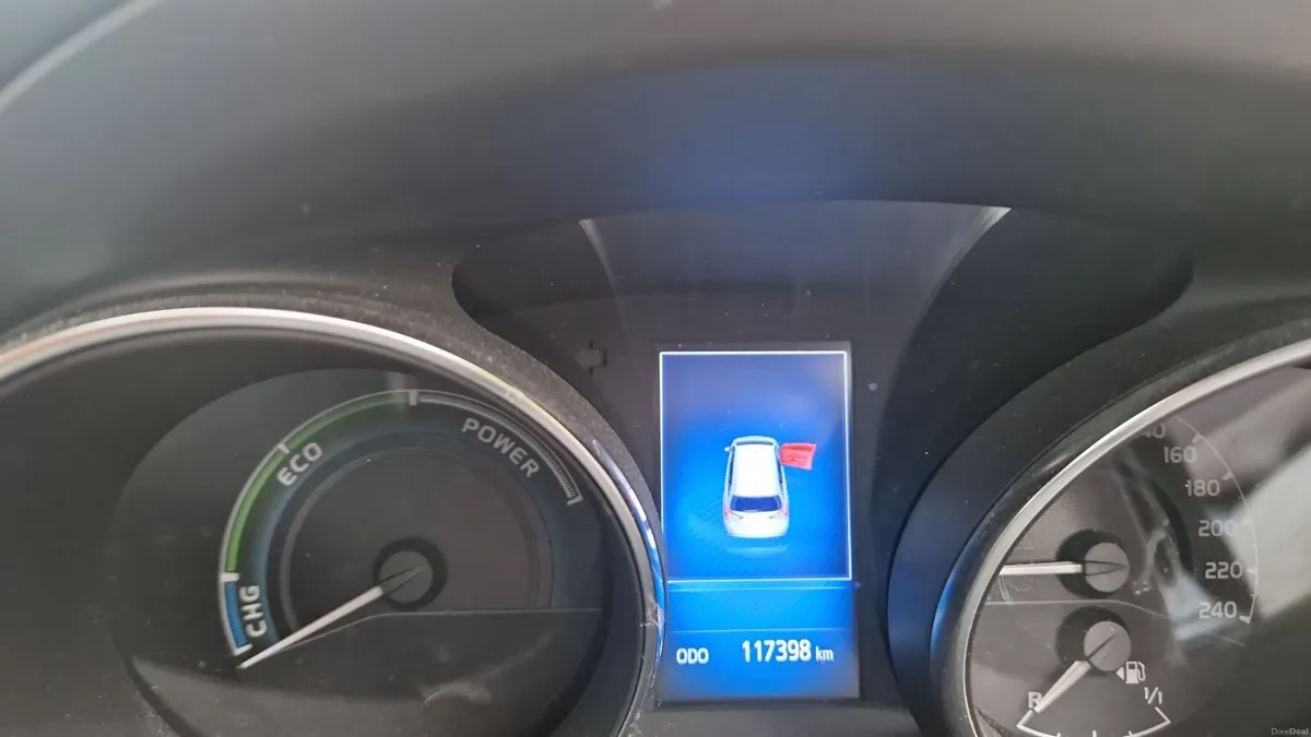 Toyota Auris 2018 - Image 2