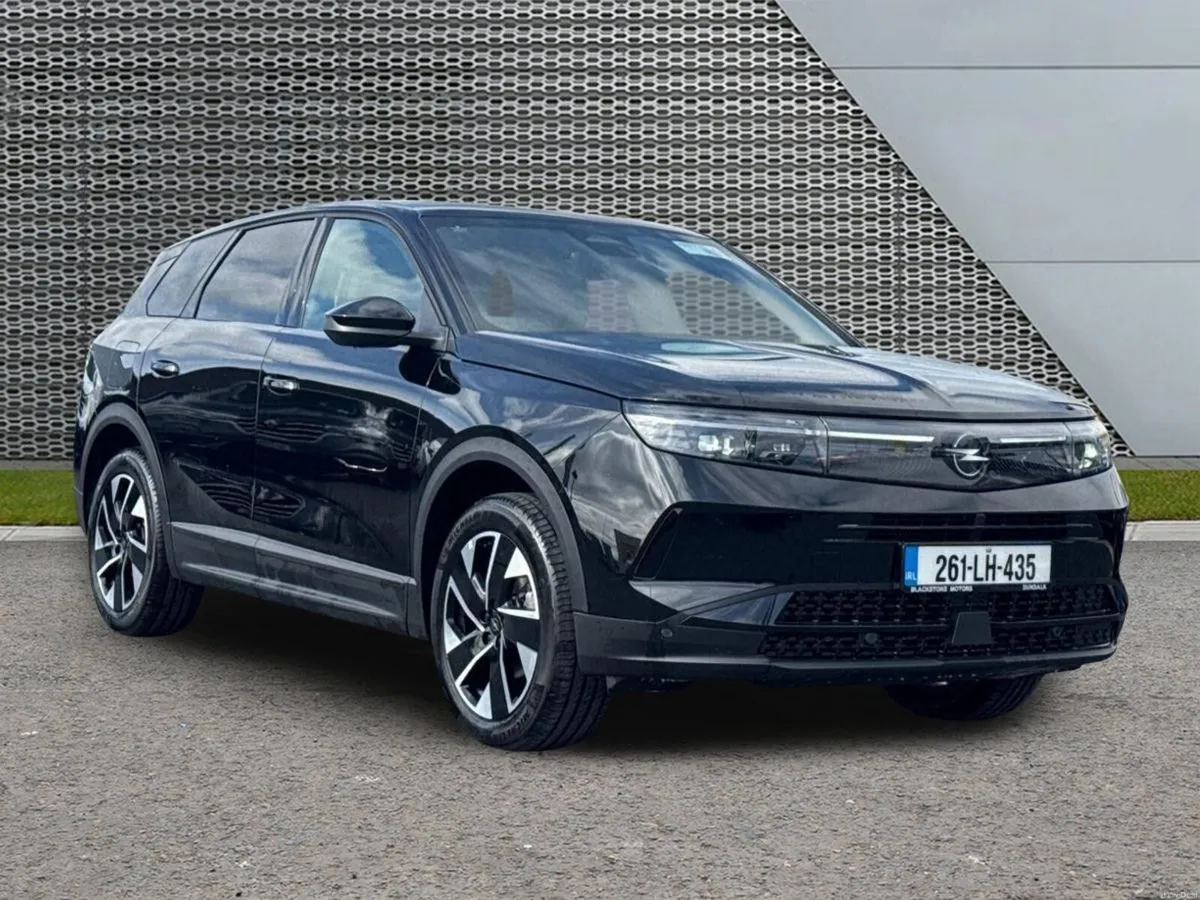 Opel Grandland GS PureTech 136 MHEV - Image 1