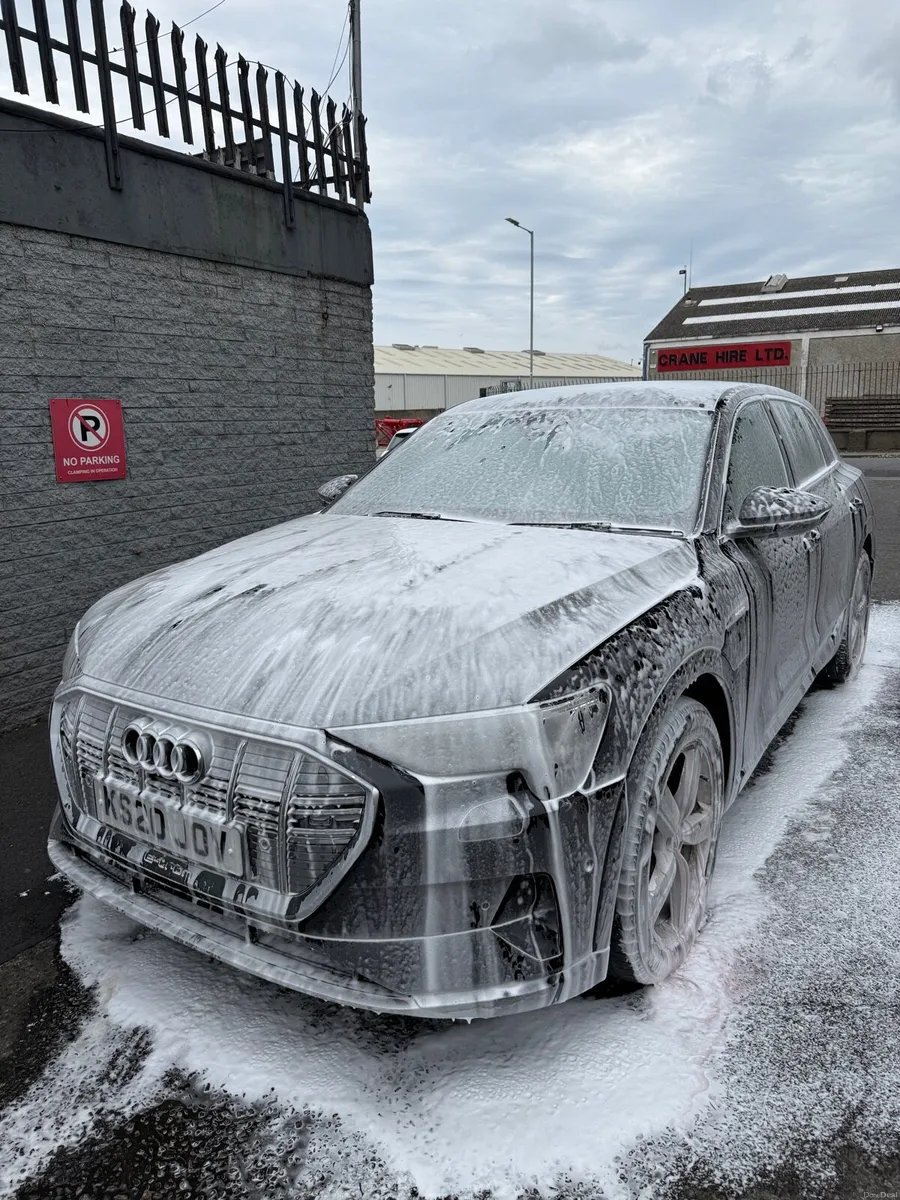 AUDI ETRON SUV - 2020 - Image 4