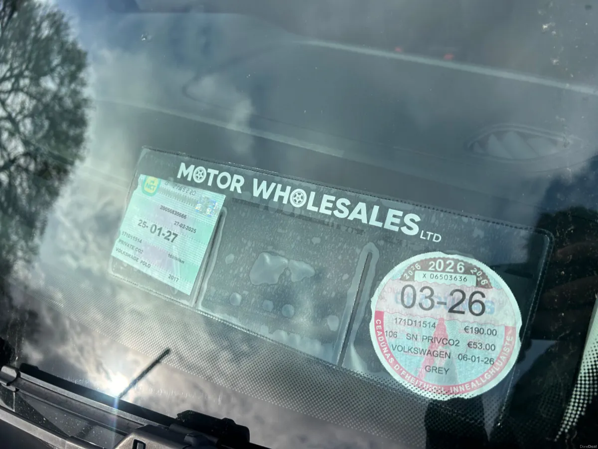 17 Volkswagen Polo  1.0 petrol trendline - Image 4