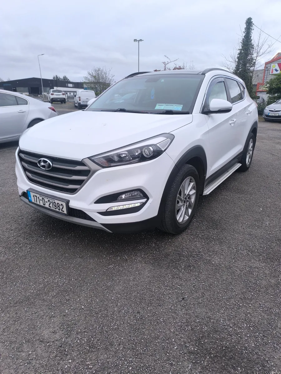 171 Hyundai Tucson .low Kilometres - Image 2