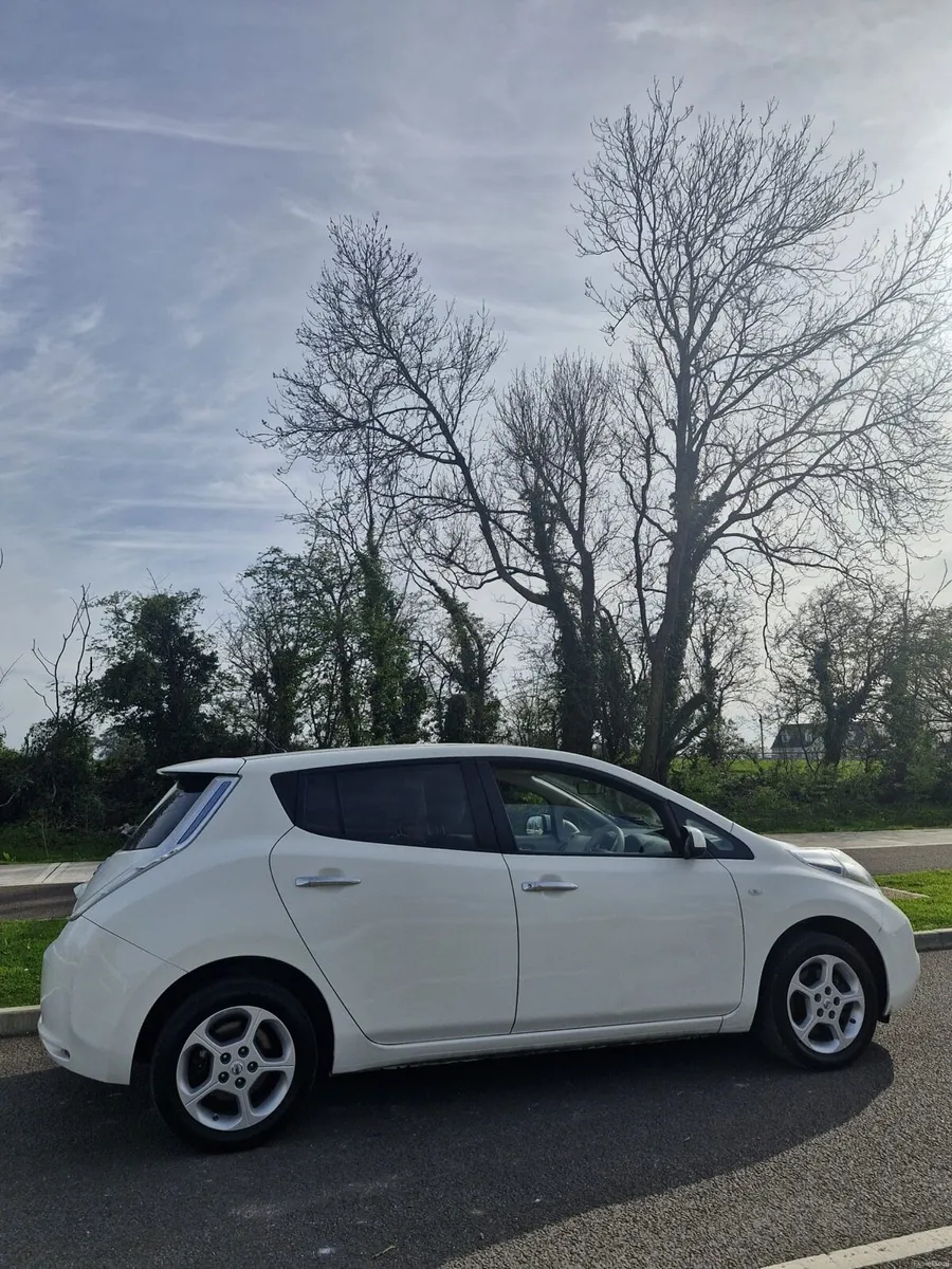 151 Nissan Leaf NCT 10-26 - Image 4