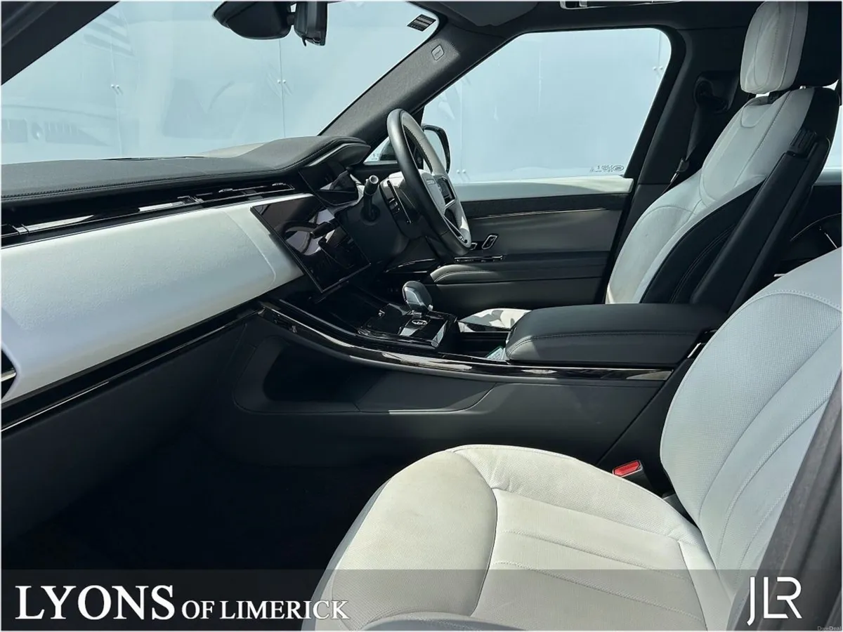 Land Rover Range Rover Sport Dynamic HSE 3.0 PHEV - Image 4