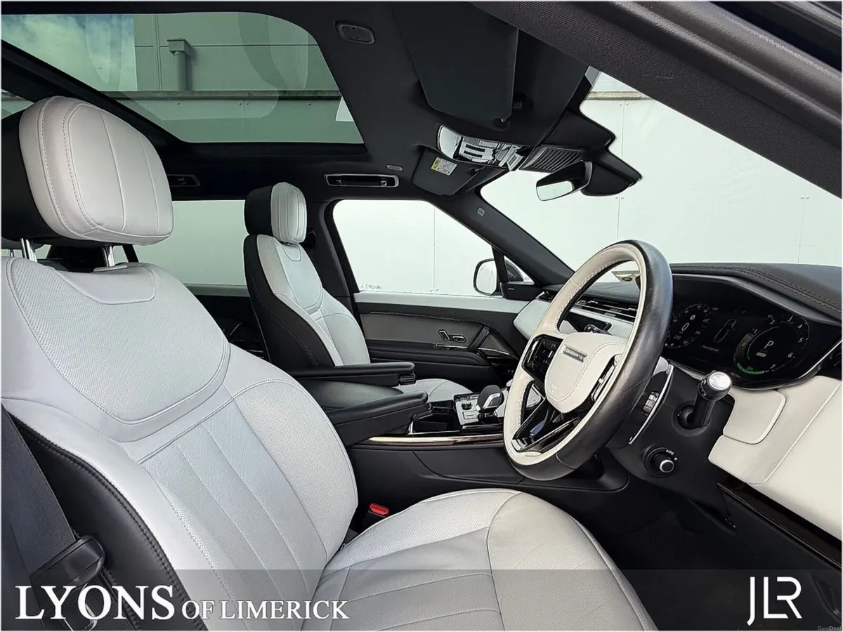 Land Rover Range Rover Sport 3.0 PHEV Dynamic SE - Image 3