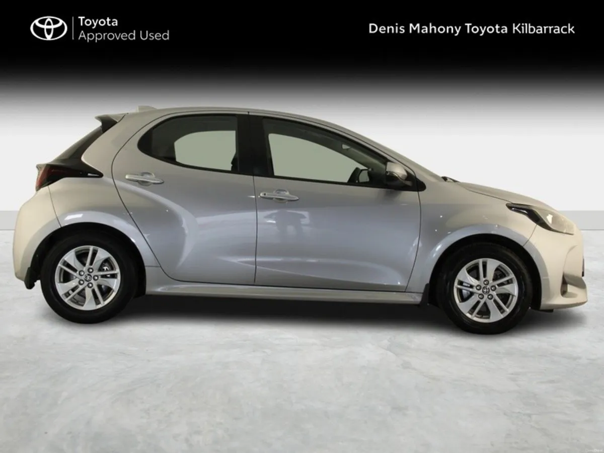Toyota Yaris HYBRID LUNA 4DR AUTO - Image 3