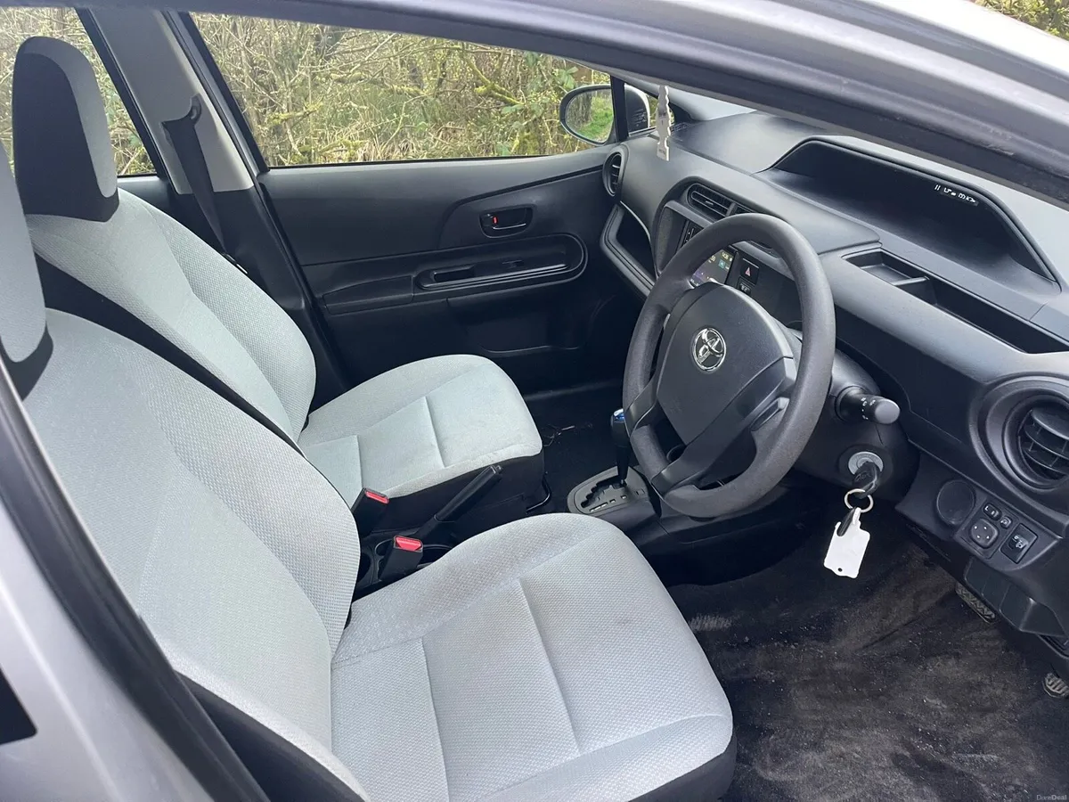 2016 Aqua 1.5 Hybrid - Image 3