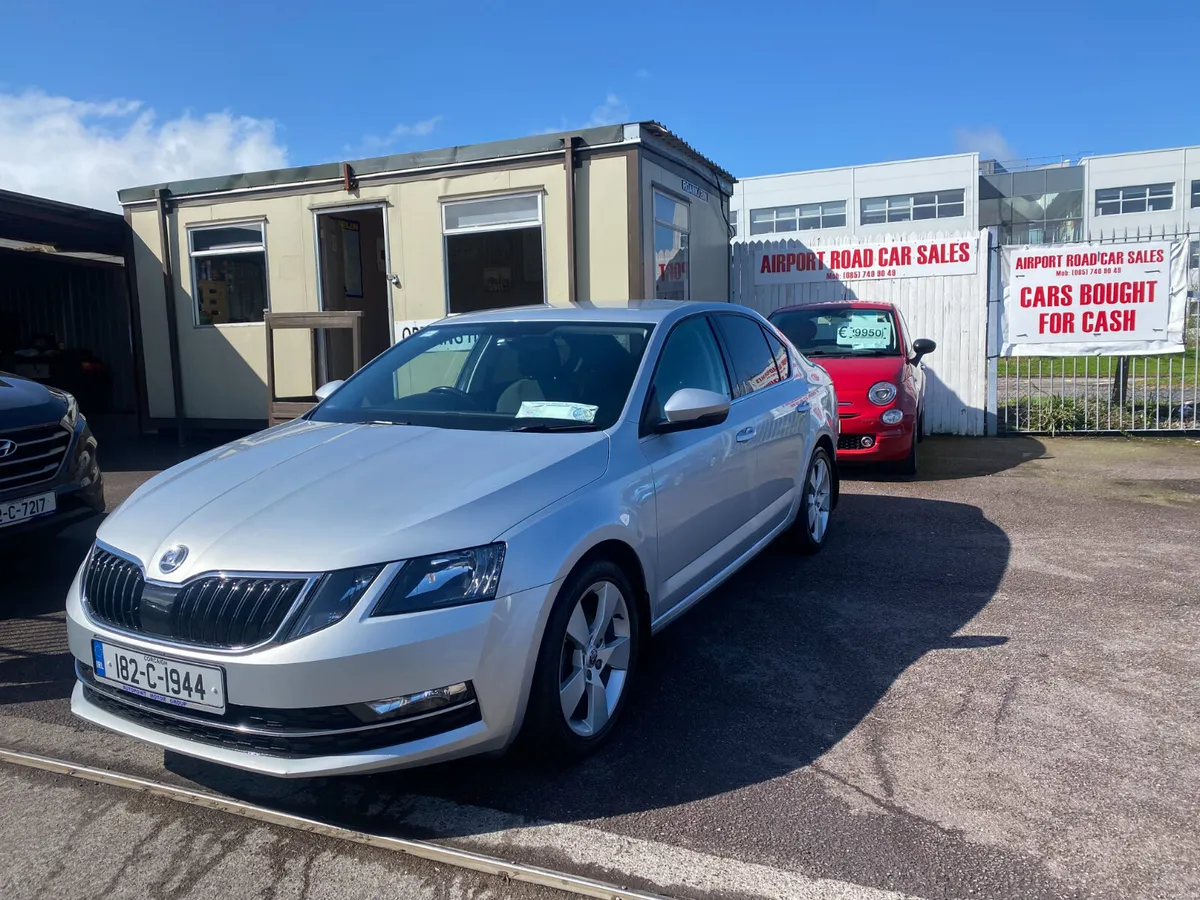 Skoda Octavia 2018 SAT NAV REVERSE CAMERA - Image 1
