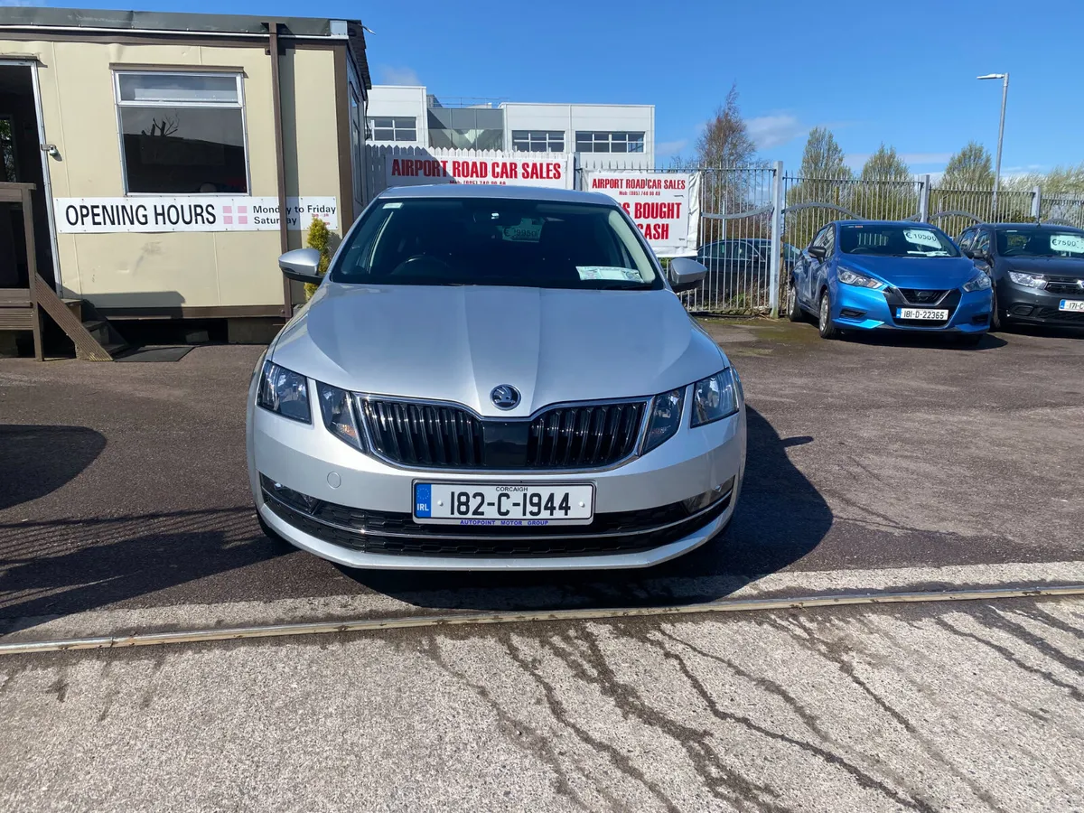 Skoda Octavia 2018 SAT NAV REVERSE CAMERA - Image 2