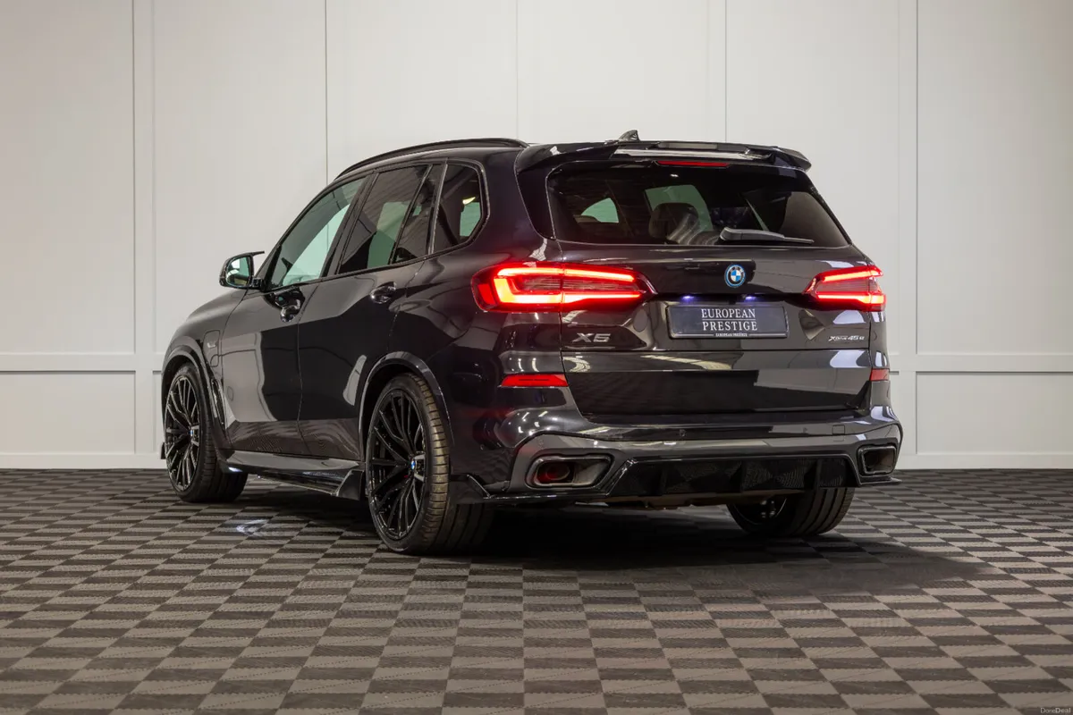 2022 BMW X5 X-Drive 45e M-Sport - Image 4