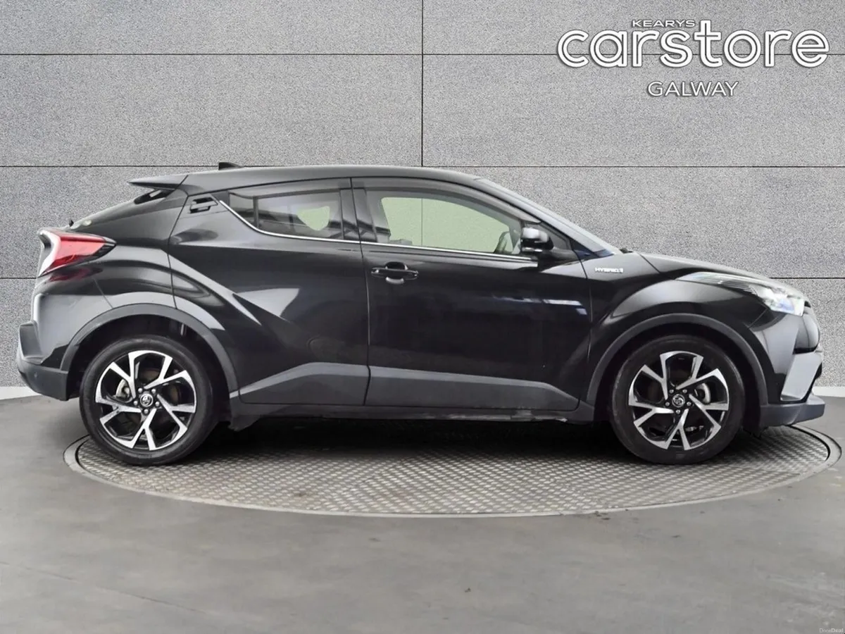 Toyota C-HR HYBRID 1.8 AUTO - Image 3