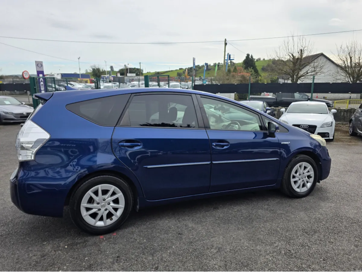 Toyota Prius 7 SEATER FAMLY MPV 1.8  AUTOMATIC - A - Image 6