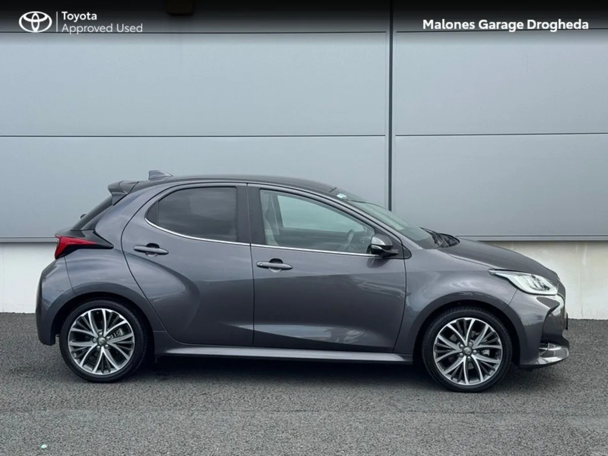 Toyota Yaris 1.5 Hybrid Platinum Call Now 041 980 - Image 3