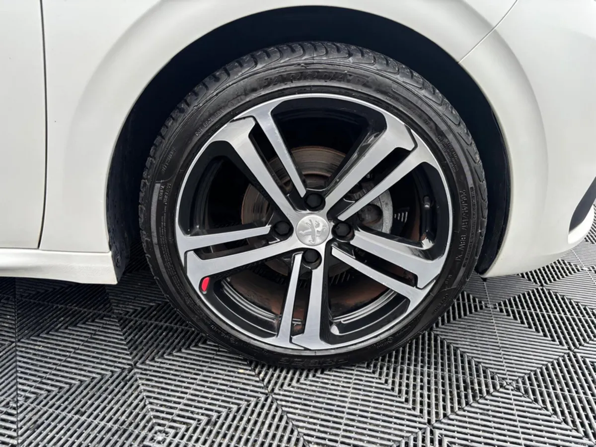 Peugeot 208 Peugeot 209 gt-Line 1.2 petrol, auto, - Image 3