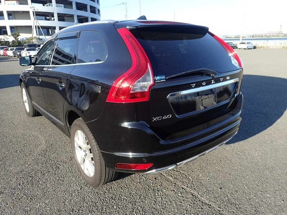 Volvo XC60 **TINY KMS**2.0 D4 DIESEL SE LUXURY PRE - Image 3