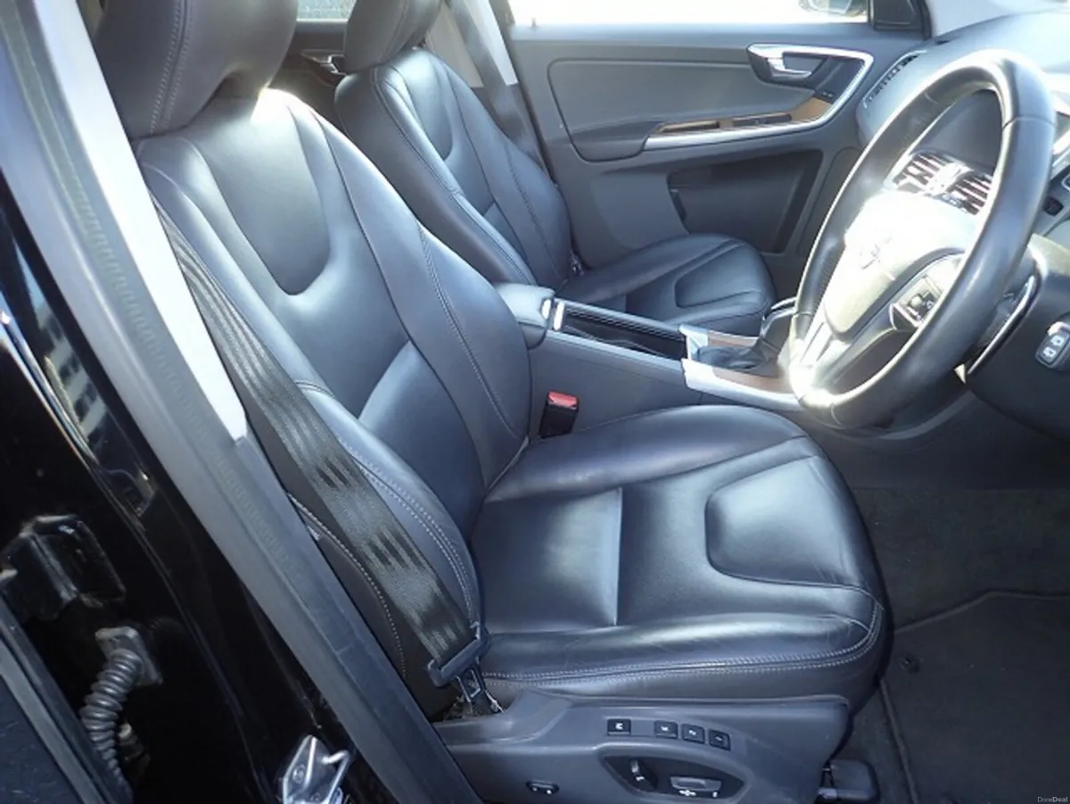 Volvo XC60 **TINY KMS**2.0 D4 DIESEL SE LUXURY PRE - Image 4