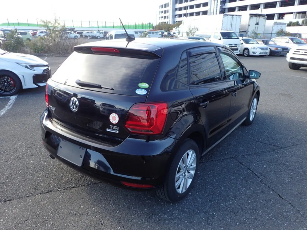 Volkswagen Polo 1.2 TSI HIGHLINE PETROL AUTOMATIC - Image 3
