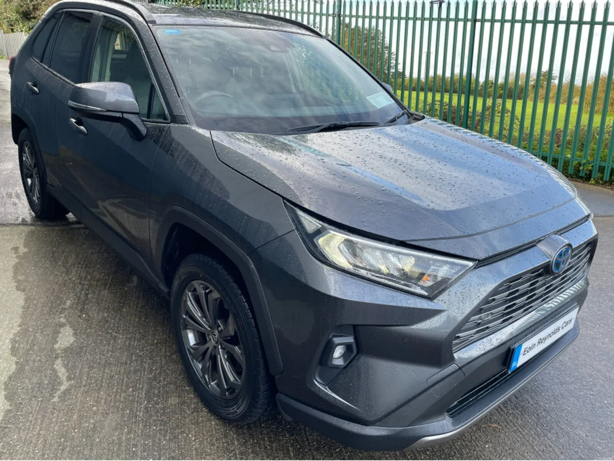 Toyota RAV4 222 HYBRID SOL 4DR AUTO HIGH SPEC! - Image 2