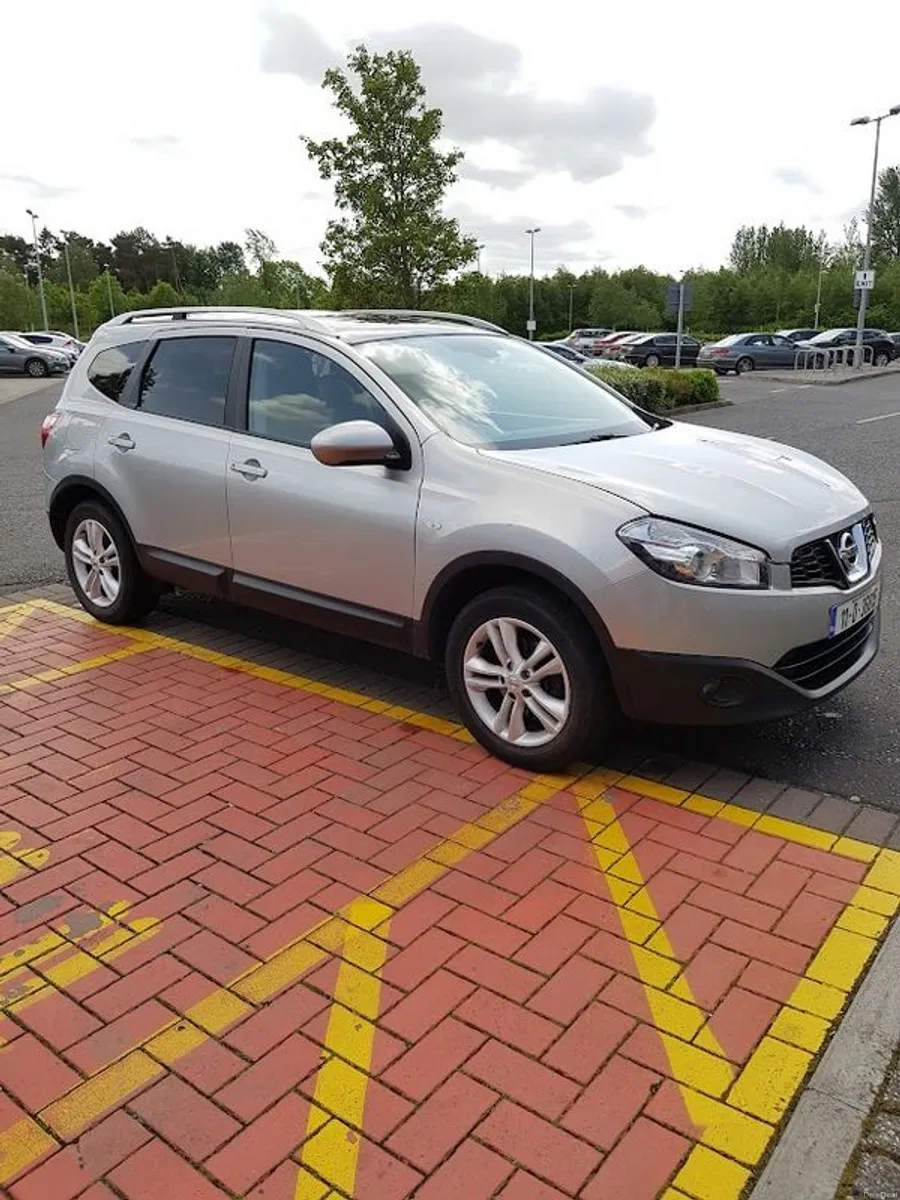 2011 Nissan Qashqai+2 - Image 1