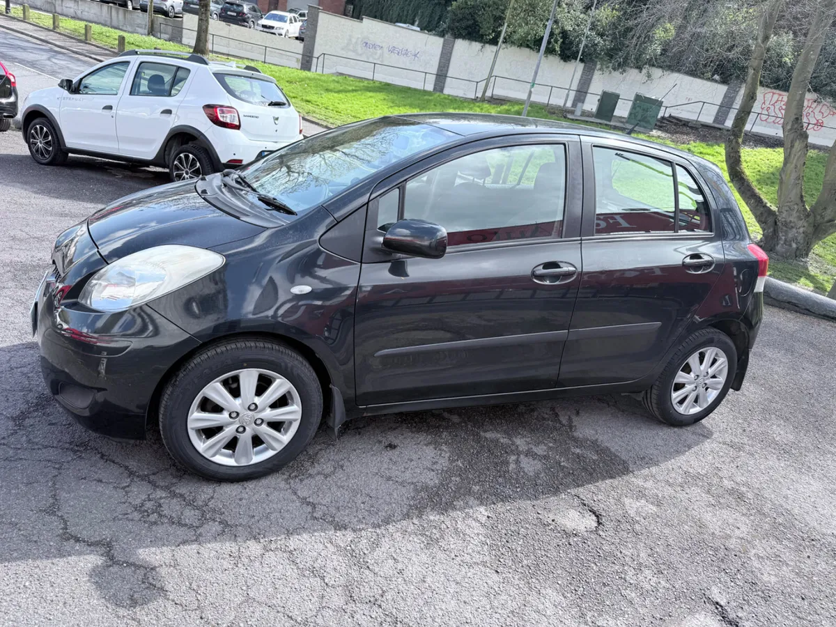 Toyota Yaris 1.3 Petrol Low Miles New NCT - Image 5
