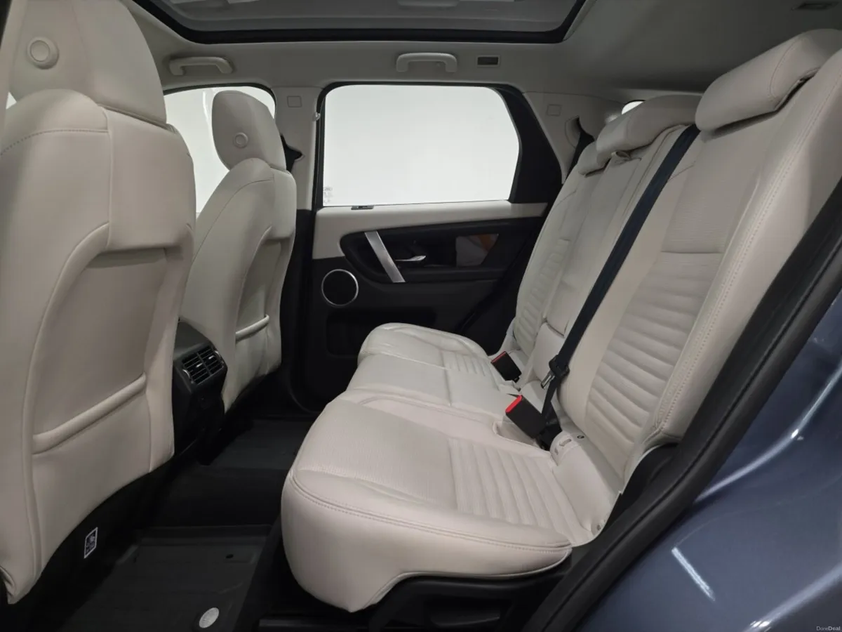 Land Rover Discovery Sport Diesel Sw SE - Image 4