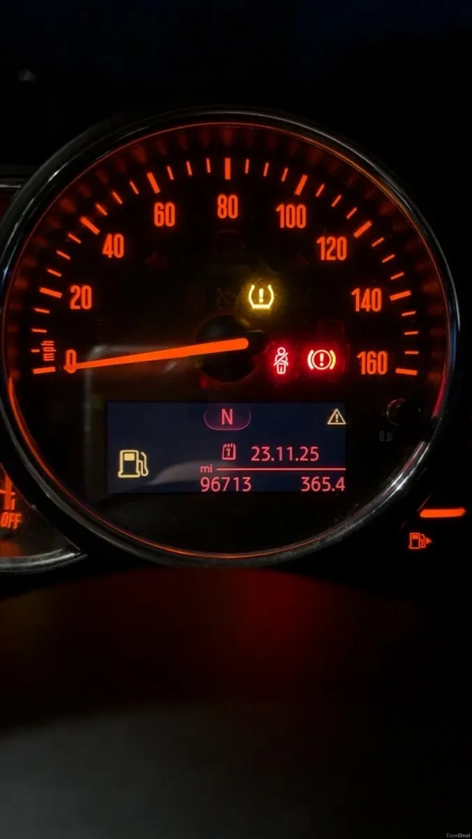 Cream White Mini Cooper 1.6L Diesel - Image 4