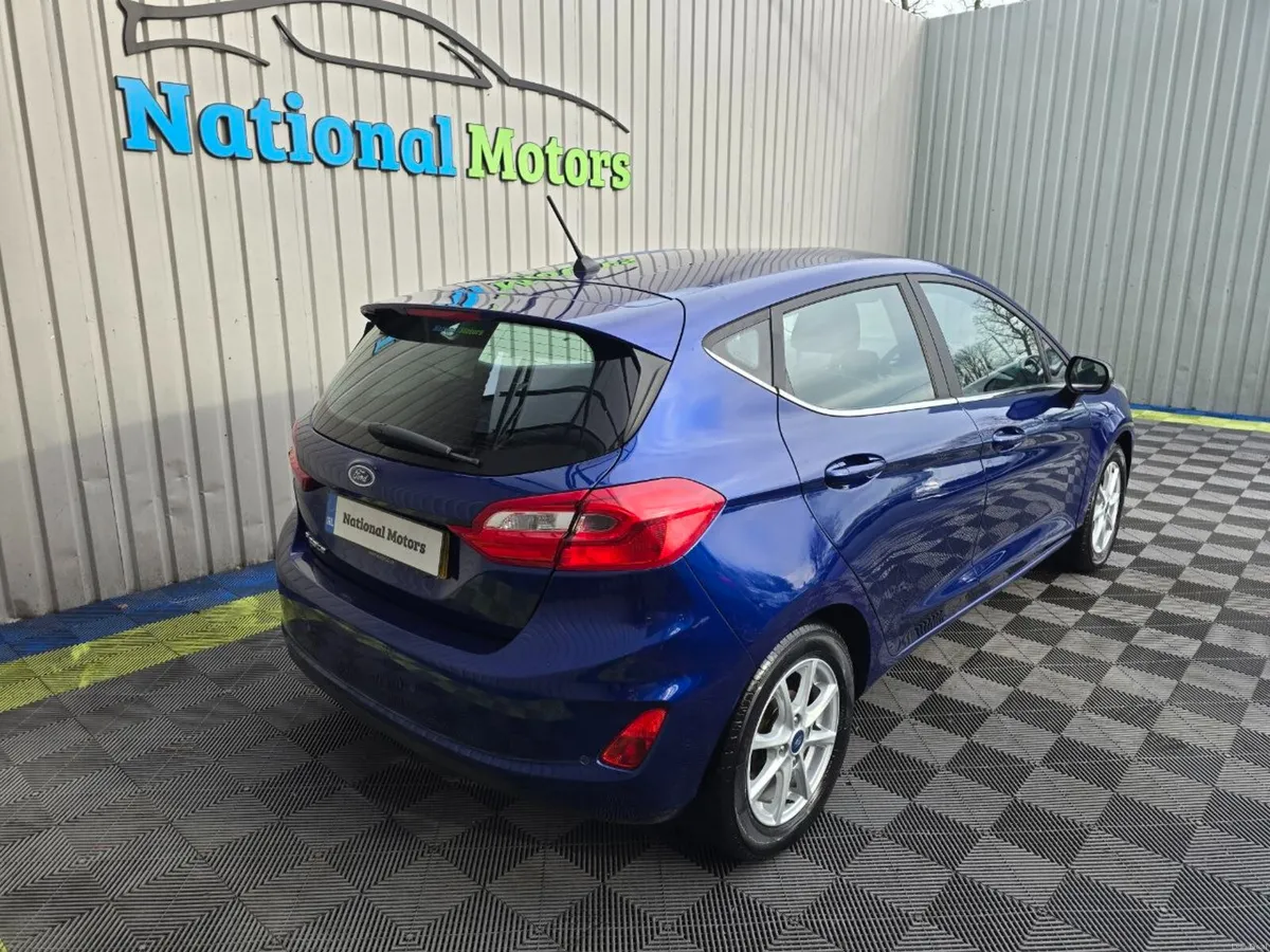 2017 Ford Fiesta 1.1 Petrol ZETEC - Image 3