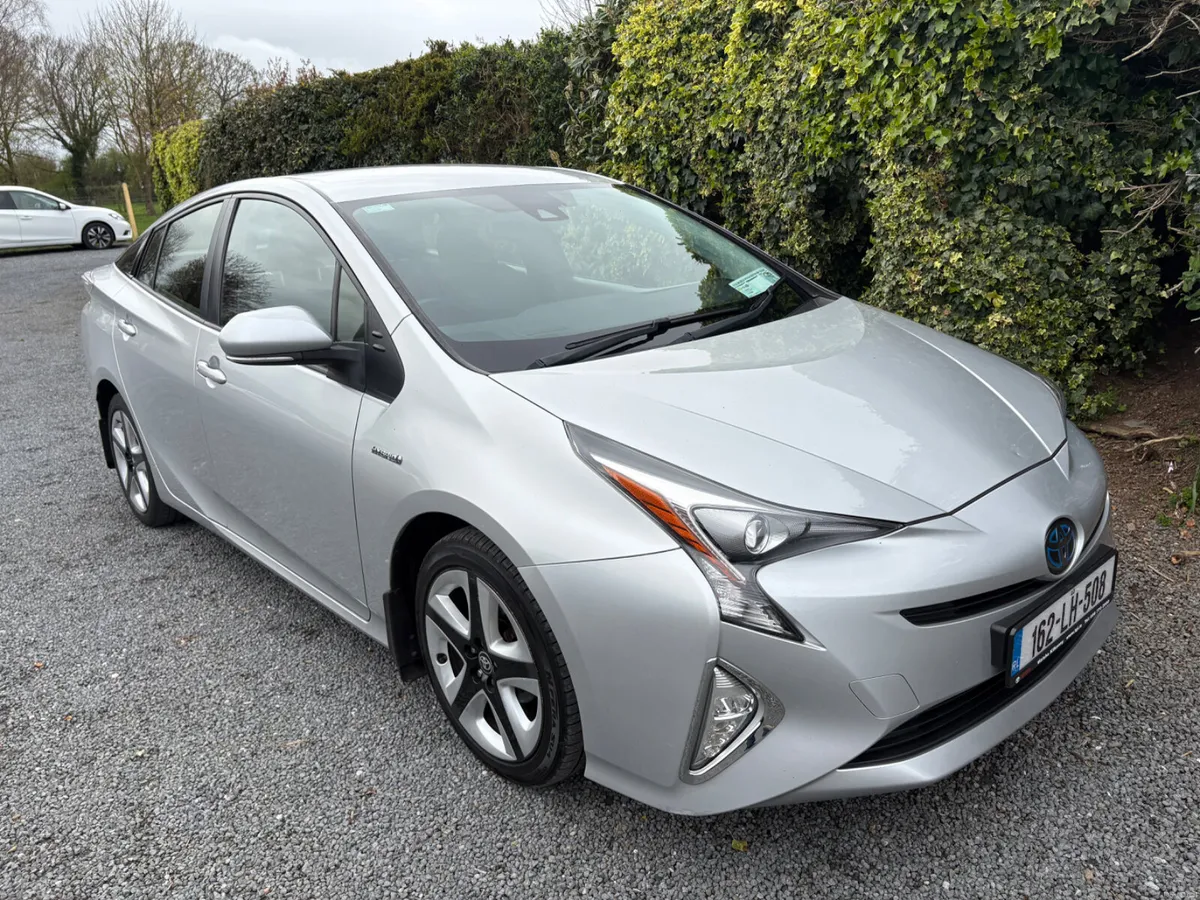 Toyota Prius 2016 Hybrid - Image 2