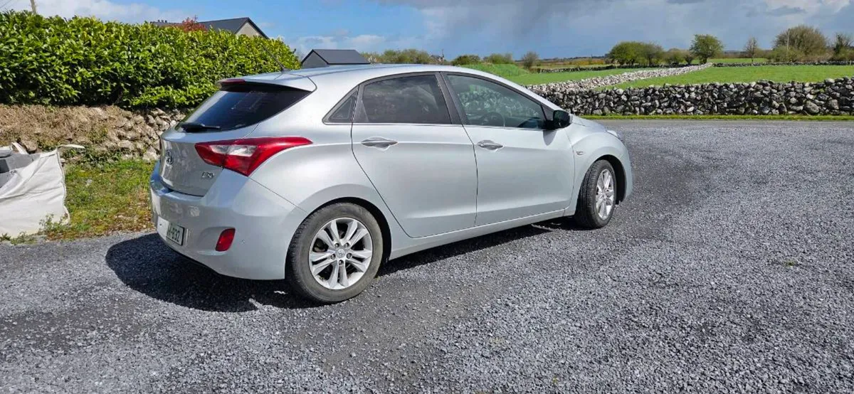 Hyundai i30 - Image 2
