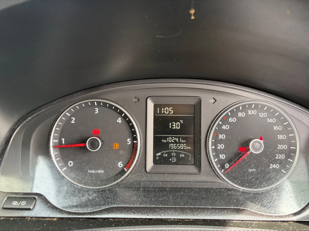 Volkswagen Shuttle 2015 - Image 2