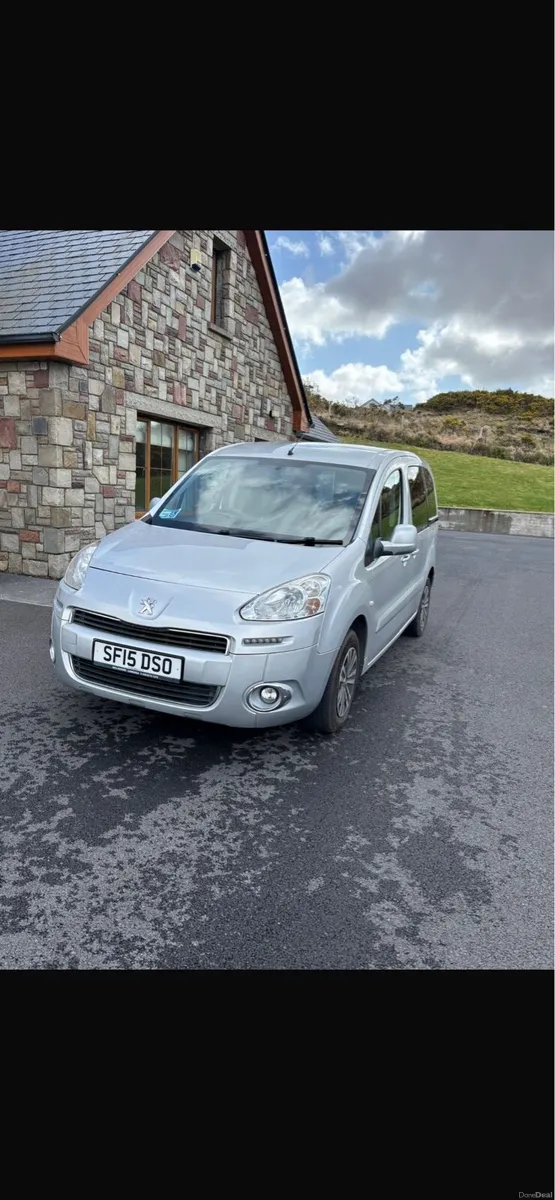 Peugeot partner Tepee mobility vehicle - Image 2