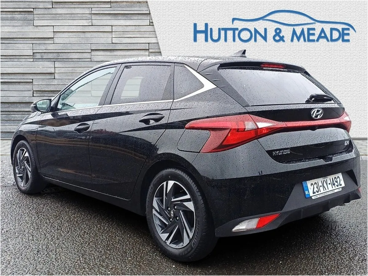 Hyundai i20 Delux Plus 1.2 Petrol 5dr - Image 3