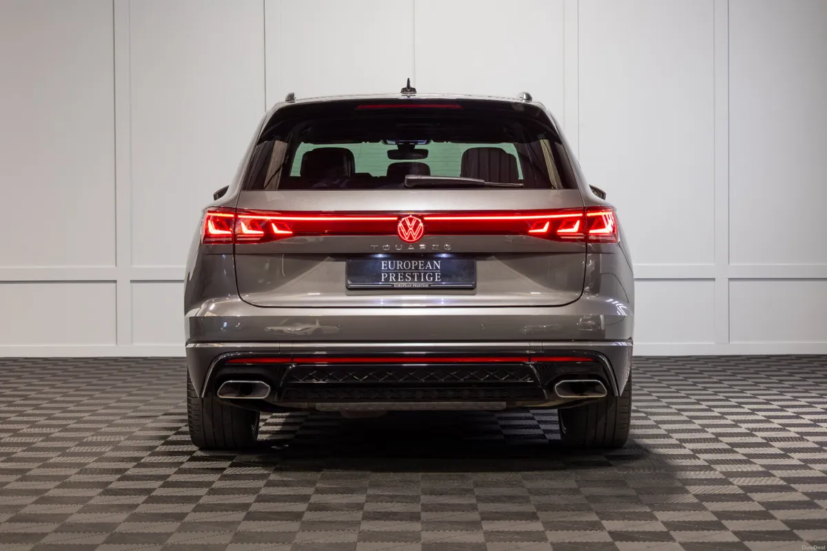 2025 Volkswagen Touareg R-Line 3.0TDI V6 - Image 5