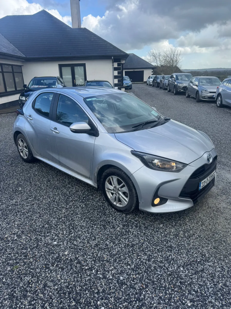 Toyota Yaris 2022 hybrid - Image 2