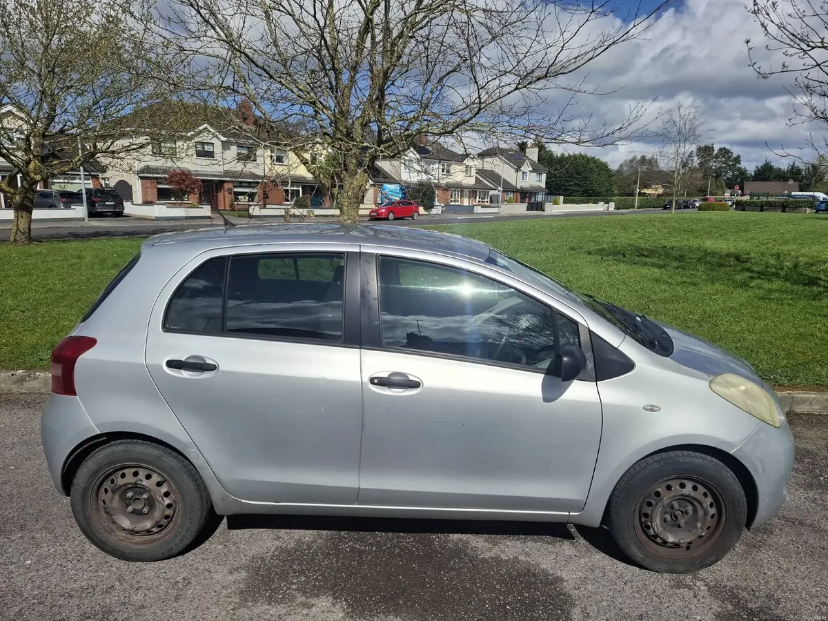Toyota Yaris 2006 - Image 3